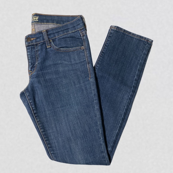 Old Navy Skinny Jeans - Picture 3 of 5